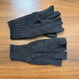Vince 100% wool dark charcoal grey fingerless gloves